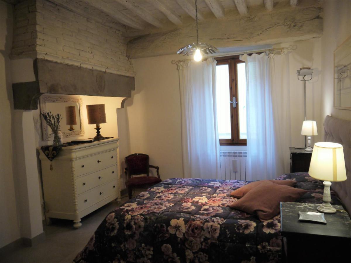 蒙特瓦尔基Casa Marzia公寓 外观 照片